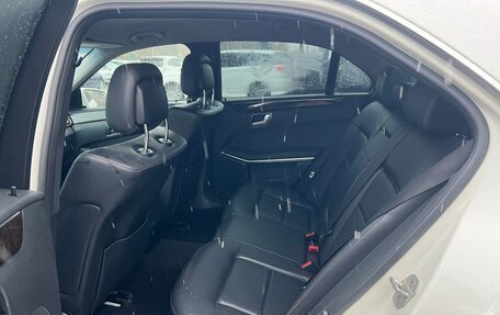 Mercedes-Benz E-Класс, 2011 год, 989 000 рублей, 11 фотография