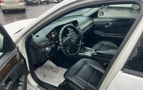 Mercedes-Benz E-Класс, 2011 год, 989 000 рублей, 10 фотография