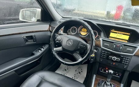 Mercedes-Benz E-Класс, 2011 год, 989 000 рублей, 15 фотография