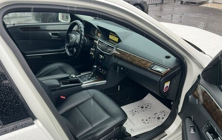 Mercedes-Benz E-Класс, 2011 год, 989 000 рублей, 13 фотография