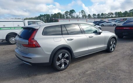 Volvo V60 Cross Country II, 2025 год, 4 500 000 рублей, 4 фотография