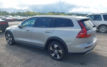 Volvo V60 Cross Country II, 2025 год, 4 500 000 рублей, 3 фотография