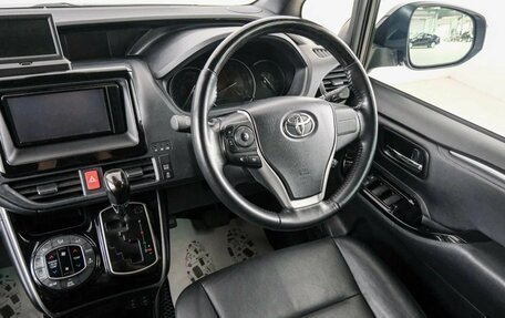 Toyota Esquire I, 2021 год, 3 089 000 рублей, 10 фотография