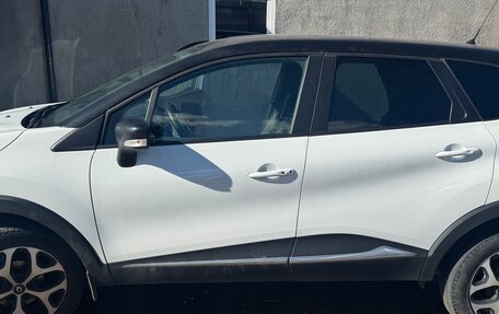 Renault Kaptur I рестайлинг, 2017 год, 1 050 000 рублей, 4 фотография