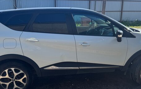 Renault Kaptur I рестайлинг, 2017 год, 1 050 000 рублей, 2 фотография
