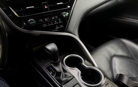 Toyota Camry, 2021 год, 2 960 000 рублей, 15 фотография