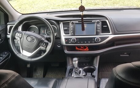 Toyota Highlander III, 2014 год, 2 850 000 рублей, 15 фотография