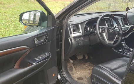 Toyota Highlander III, 2014 год, 2 850 000 рублей, 14 фотография