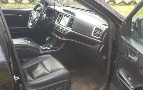 Toyota Highlander III, 2014 год, 2 850 000 рублей, 17 фотография
