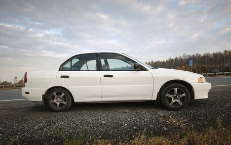 Mitsubishi Mirage VI рестайлинг, 2000 год, 280 000 рублей, 2 фотография