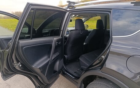 Toyota RAV4, 2015 год, 2 250 000 рублей, 10 фотография