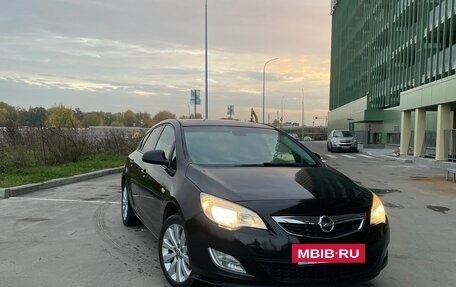 Opel Astra J, 2011 год, 620 000 рублей, 3 фотография