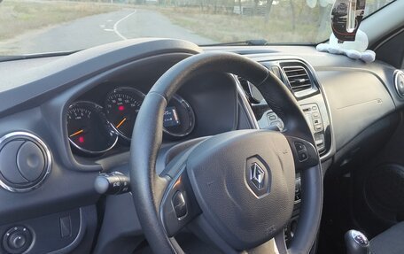 Renault Logan II, 2017 год, 650 000 рублей, 9 фотография