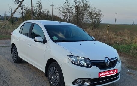 Renault Logan II, 2017 год, 650 000 рублей, 2 фотография