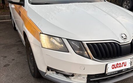 Skoda Octavia, 2019 год, 1 050 000 рублей, 2 фотография