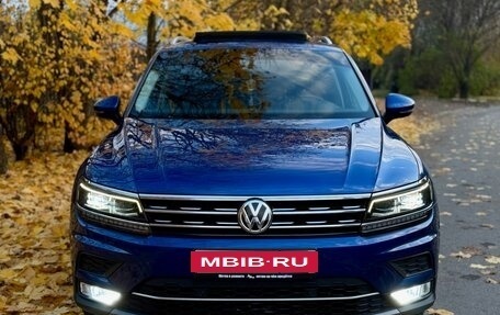 Volkswagen Tiguan II, 2018 год, 3 200 000 рублей, 1 фотография