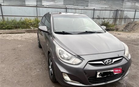 Hyundai Solaris II рестайлинг, 2011 год, 650 000 рублей, 1 фотография