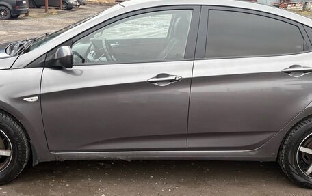 Hyundai Solaris II рестайлинг, 2011 год, 650 000 рублей, 2 фотография