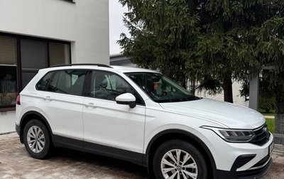 Volkswagen Tiguan II, 2021 год, 2 946 000 рублей, 1 фотография