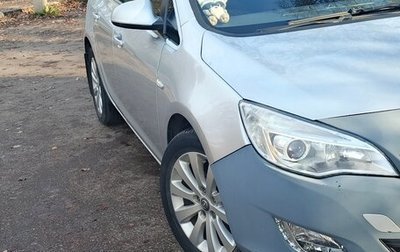 Opel Astra J, 2011 год, 570 000 рублей, 1 фотография