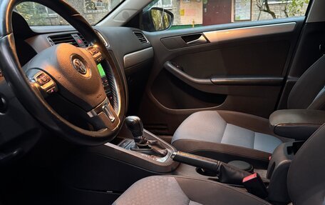 Volkswagen Jetta VII, 2013 год, 1 075 000 рублей, 11 фотография