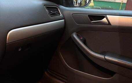 Volkswagen Jetta VII, 2013 год, 1 075 000 рублей, 10 фотография