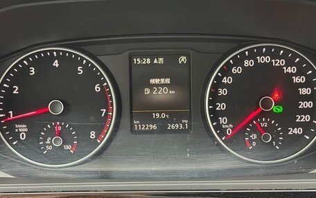 Volkswagen Multivan T6 рестайлинг, 2018 год, 6 860 000 рублей, 9 фотография