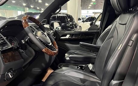 Volkswagen Multivan T6 рестайлинг, 2019 год, 6 940 000 рублей, 10 фотография
