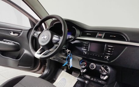 KIA Rio III рестайлинг, 2017 год, 1 570 000 рублей, 14 фотография