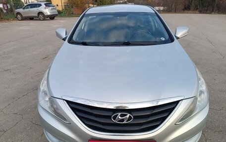 Hyundai Sonata VI, 2011 год, 1 000 000 рублей, 1 фотография