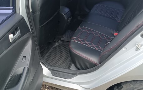 Hyundai Sonata VI, 2011 год, 1 000 000 рублей, 11 фотография