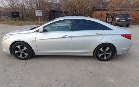 Hyundai Sonata VI, 2011 год, 1 000 000 рублей, 3 фотография