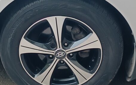 Hyundai Sonata VI, 2011 год, 1 000 000 рублей, 12 фотография