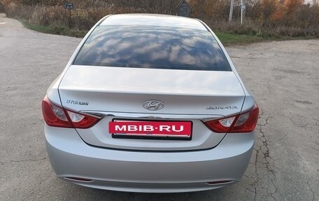 Hyundai Sonata VI, 2011 год, 1 000 000 рублей, 4 фотография
