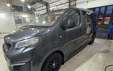 Peugeot Traveller I, 2019 год, 2 200 000 рублей, 1 фотография