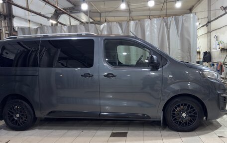 Peugeot Traveller I, 2019 год, 2 200 000 рублей, 4 фотография