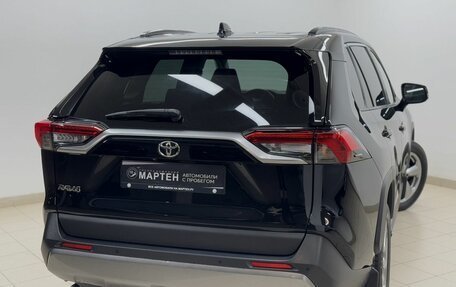 Toyota RAV4, 2021 год, 3 050 000 рублей, 9 фотография