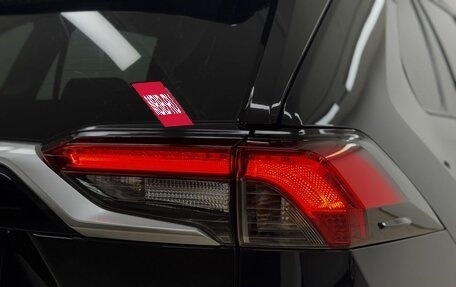 Toyota RAV4, 2021 год, 3 050 000 рублей, 10 фотография