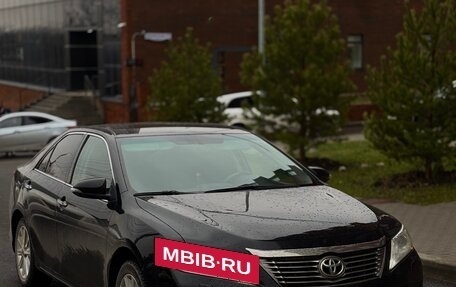 Toyota Camry, 2014 год, 1 800 000 рублей, 2 фотография