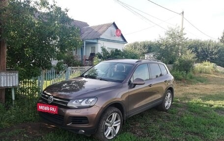 Volkswagen Touareg III, 2011 год, 2 100 000 рублей, 3 фотография