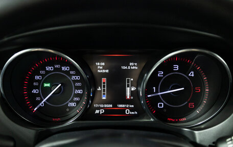 Jaguar XE I рестайлинг, 2015 год, 1 499 900 рублей, 12 фотография