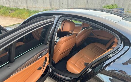 BMW 5 серия, 2018 год, 3 890 000 рублей, 13 фотография