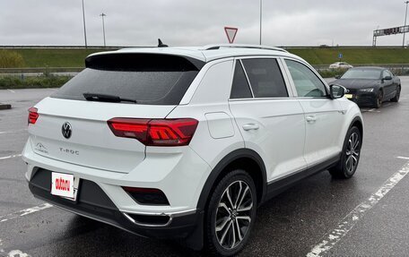 Volkswagen T-Roc I, 2021 год, 2 300 000 рублей, 6 фотография