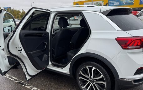 Volkswagen T-Roc I, 2021 год, 2 300 000 рублей, 13 фотография