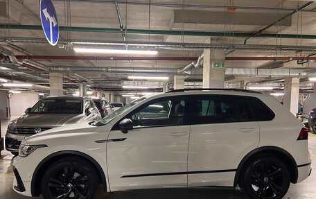 Volkswagen Tiguan II, 2021 год, 4 469 000 рублей, 2 фотография