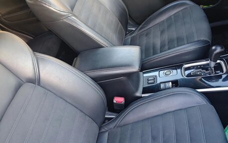 Mitsubishi Outlander III рестайлинг 3, 2022 год, 2 700 000 рублей, 5 фотография