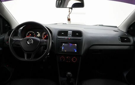 Volkswagen Polo VI (EU Market), 2017 год, 890 000 рублей, 17 фотография