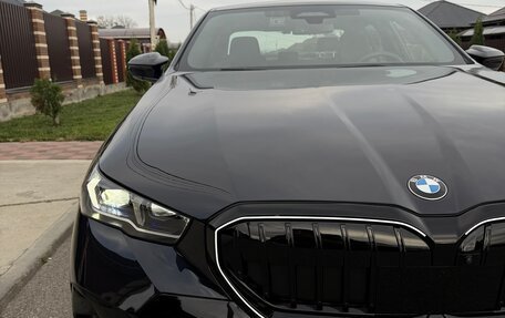 BMW 5 серия, 2024 год, 6 850 000 рублей, 2 фотография