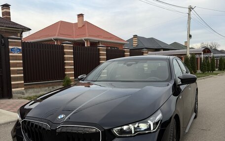 BMW 5 серия, 2024 год, 6 850 000 рублей, 3 фотография