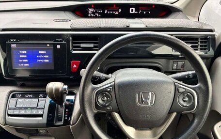 Honda Stepwgn IV рестайлинг, 2015 год, 1 080 000 рублей, 6 фотография